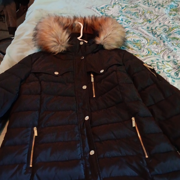 Michael Kors women's Faux-Fur-Trim Hooded puffer coat. Black Size XL - Picture 3 of 7